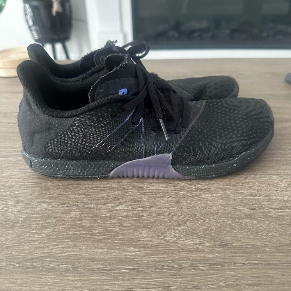 New Balance Sz. 8 Minimus Sneakers